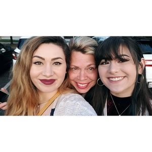 Meet your Posher, Joan